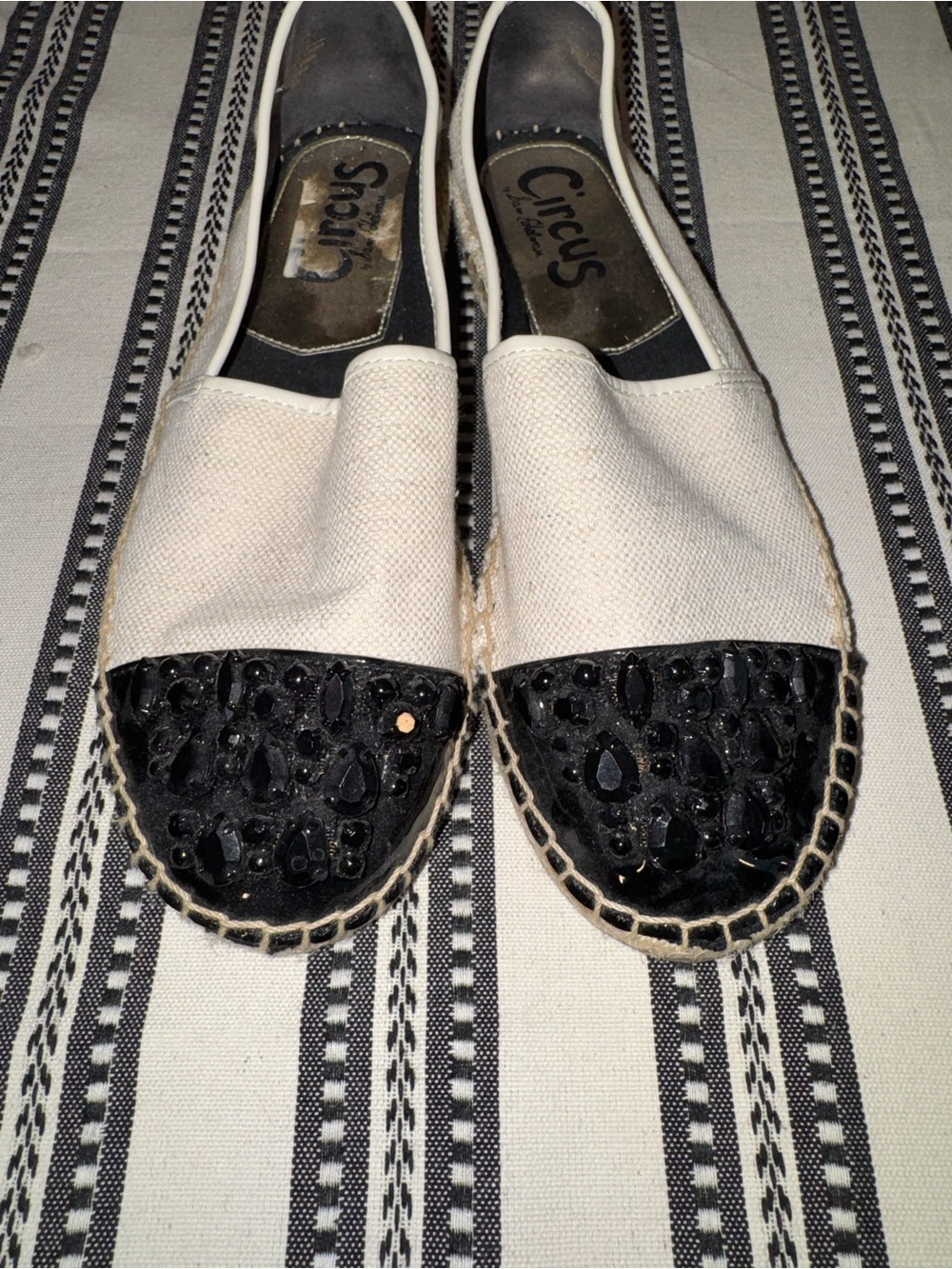 Circus by Sam Edelman Cream Canvas Espadrilles w/ Black Sequin Cap Toe, Size 7.5 - Picture 8 of 10